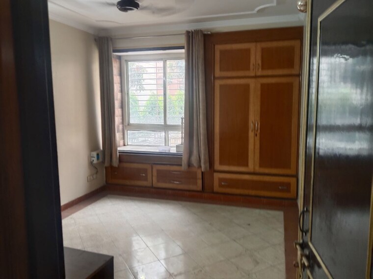 Room, sector 46 3 Bedroom 1350 Sq.Ft. Apartment In Sector 46 Faridabad 10526555