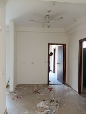 Room in 2 BHK Apartment at Mahagun My Woods, Sector 16c Greater Noida – for Sale