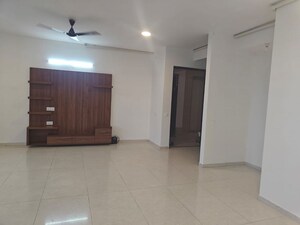 Room in 3.5 BHK Apartment at Hirandahalli – for Rent