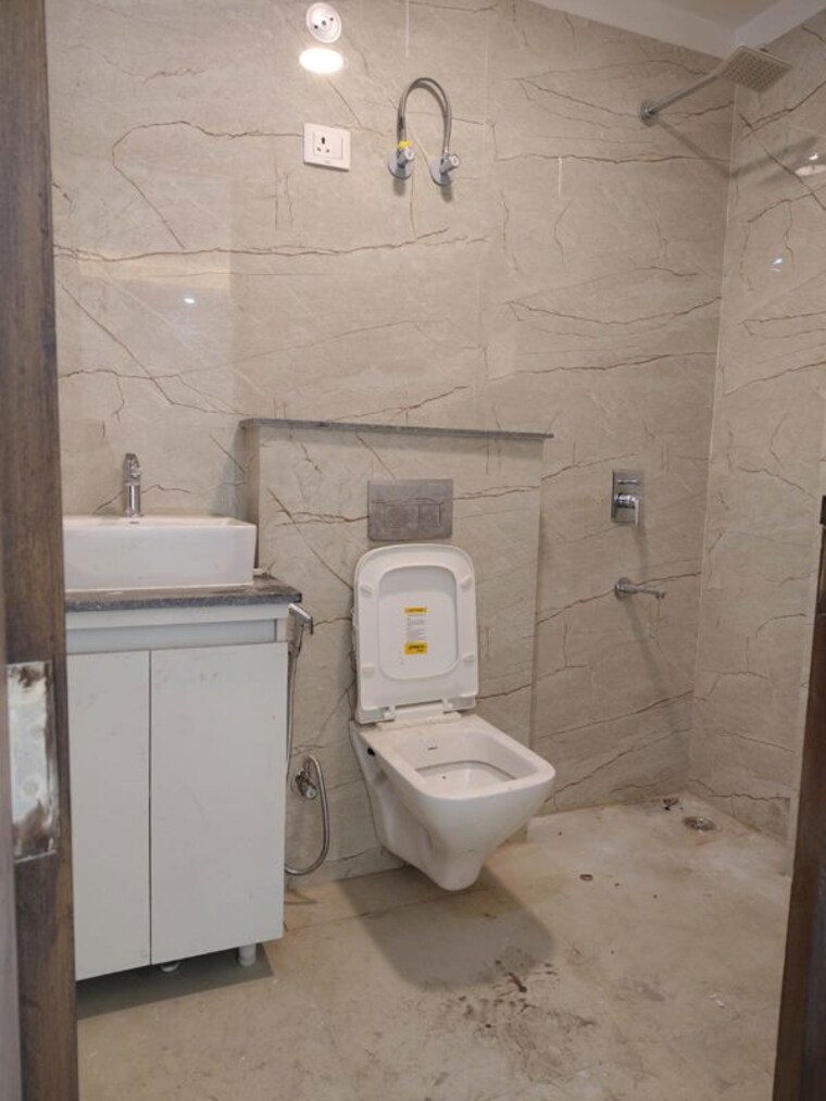 Bathroom, chattarpur 3 Bedroom 1150 Sq.Ft. Builder Floor In Chattarpur Delhi 10526641