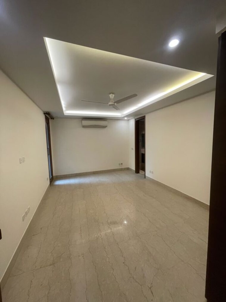 Room, vasant vihar 4 Bedroom 400 Sq.Yd. Builder Floor In Vasant Vihar Delhi 10526629