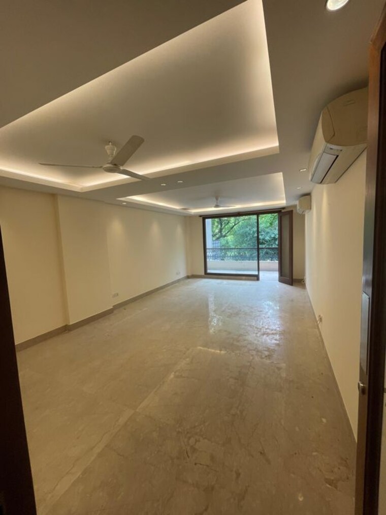 Room, vasant vihar 4 Bedroom 400 Sq.Yd. Builder Floor In Vasant Vihar Delhi 10526629