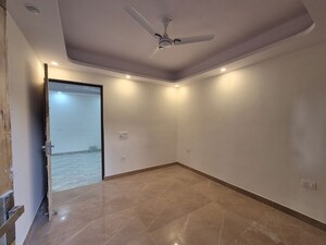 Room in 3 BHK Villa at Palm Residency Chhatarpur, Chattarpur – for Rent