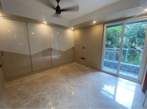 Room in 3 BHK Builder Floor at Sector 23 – for Rent