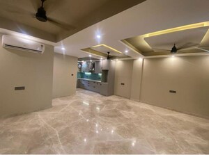 Room in 3 BHK Builder Floor at Sector 23 – for Rent