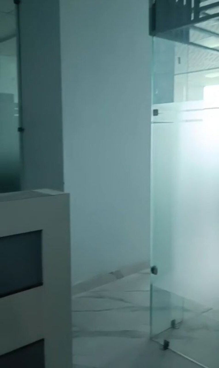 Room, dah-greentech-nx-one Commercial Office Space 1600 Sq.Ft. In Tech Zone 4 Greater Noida Greater Noida 10514011