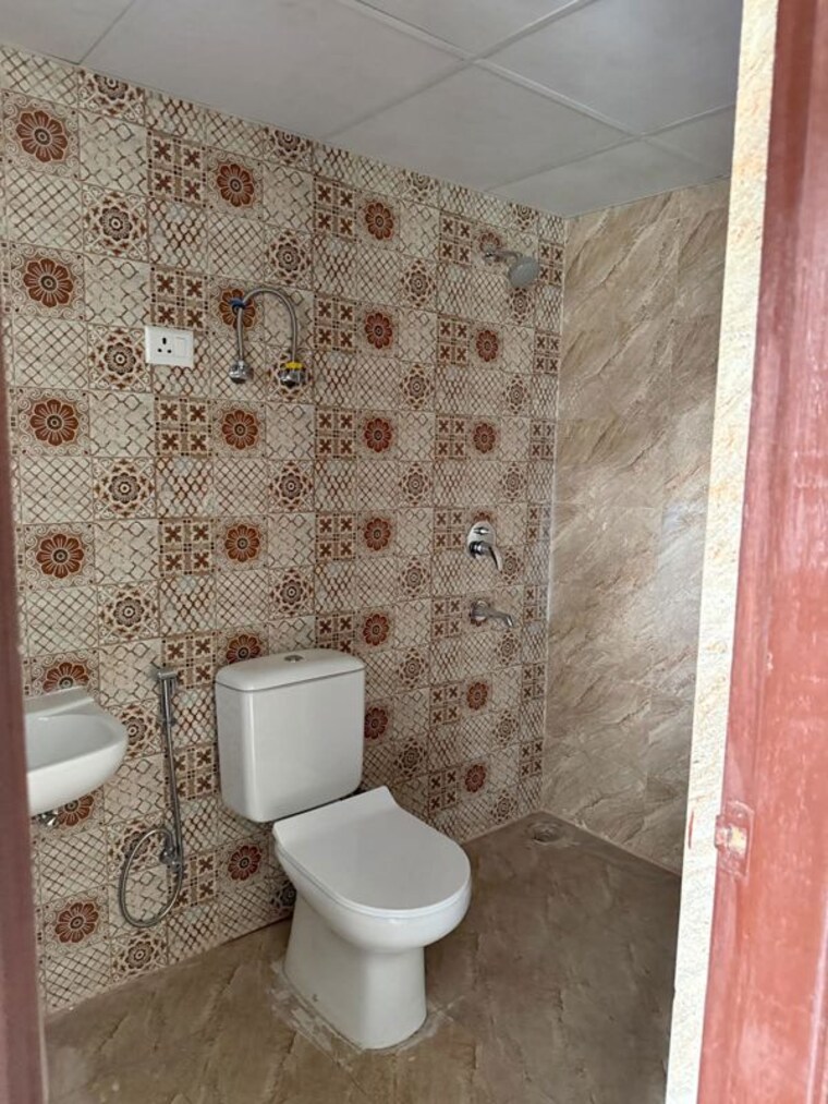 Bathroom, eros-sampoornam 3 Bedroom 1765 Sq.Ft. Apartment In Sector 2 Greater Noida Greater Noida 10513947