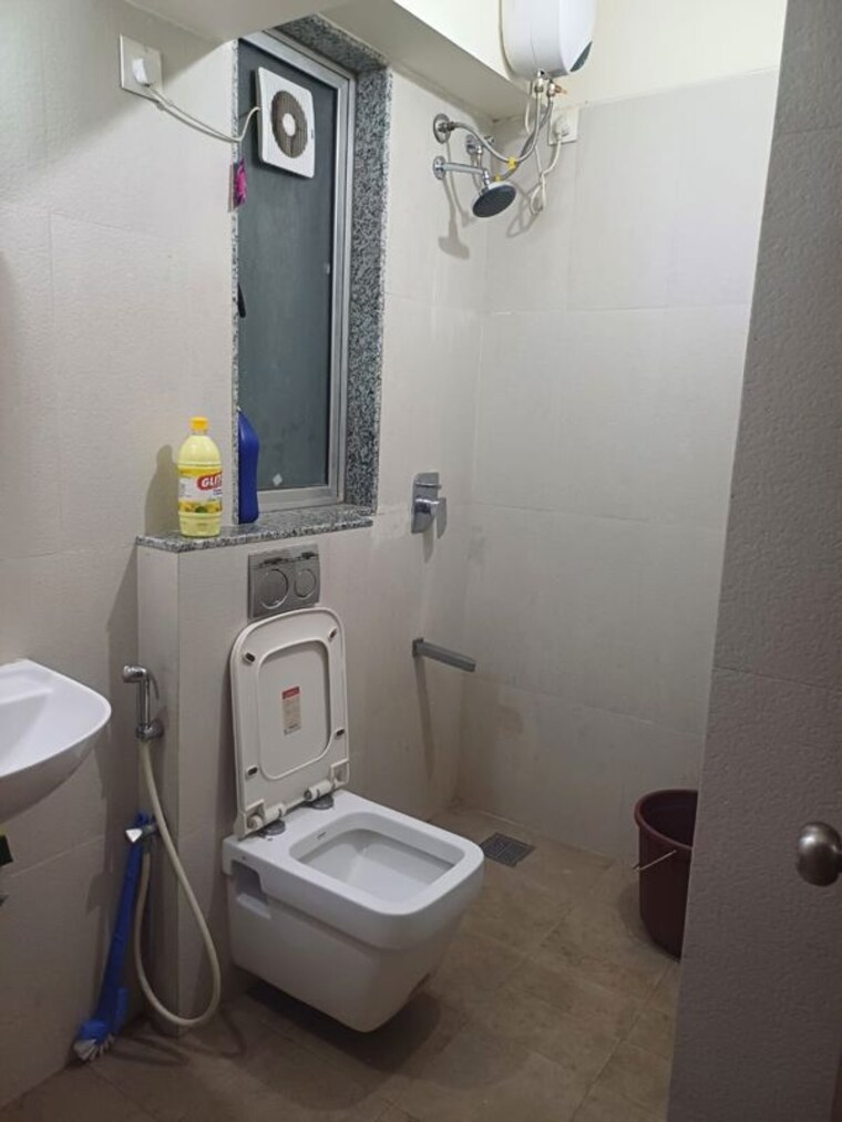 Bathroom, drishti-heights 3 Bedroom 900 Sq.Ft. Apartment In Andheri East Mumbai 10526685