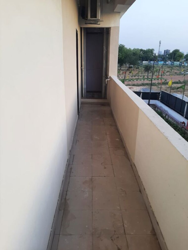 Balcony, gls-crown-avenue Commercial Shop 282 Sq.Ft. In Sector 92 Gurgaon 10526697