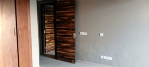 Room in 3 BHK Builder Floor at Sector 21 – for Rent