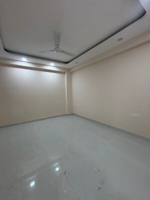 Room in 3 BHK Apartment at Palm Residency Chhatarpur, Chattarpur – for Rent