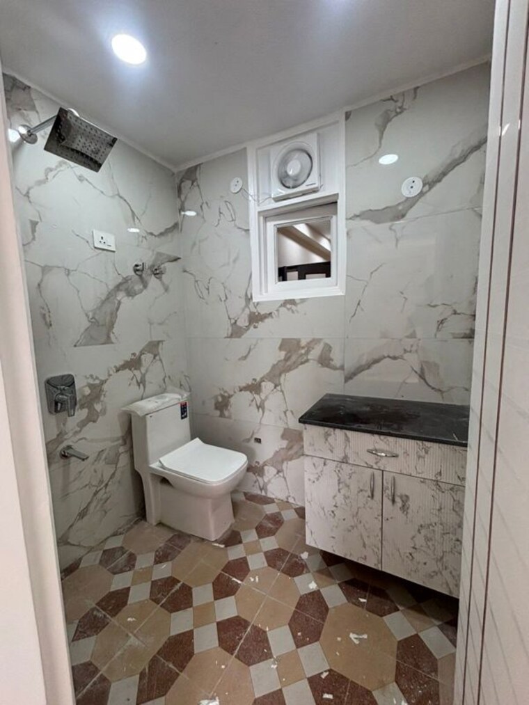 Bathroom, palm-residency-chhatarpur 3 Bedroom 1350 Sq.Ft. Apartment In Chattarpur Delhi 10526750