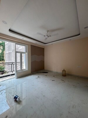 Room in 3 BHK Apartment at Palm Residency Chhatarpur, Chattarpur – for Rent