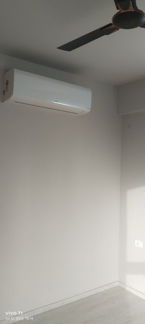 Room in 2 BHK Apartment at M3M Heights, Sector 65 – for Rent