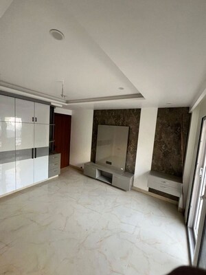 Room in 4 BHK Builder Floor at Palam Vihar Residents Association, Palam Vihar – for Rent