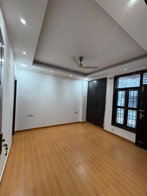 Room in 3 BHK Apartment at Palm Residency Chhatarpur, Chattarpur – for Rent