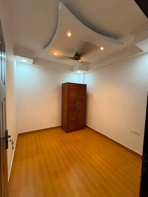 Room in 3 BHK Apartment at Palm Residency Chhatarpur, Chattarpur – for Rent