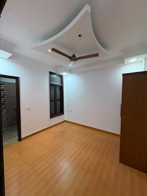 Room in 3 BHK Apartment at Palm Residency Chhatarpur, Chattarpur – for Rent