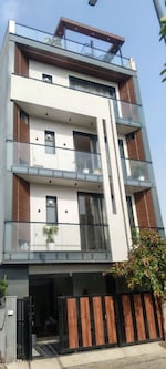 2 BHK 145 Sq.Yd. Builder Floor in Sector 83