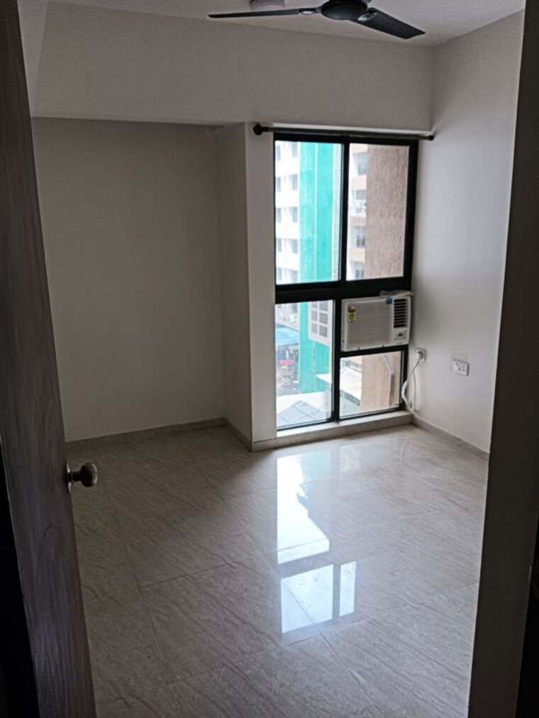Room, lodha-crown-quality-homes 1 Bedroom 317 Sq.Ft. Apartment In Majiwada Thane 10526808