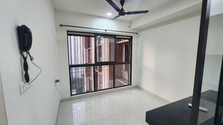 Room, lodha-crown-quality-homes 1 Bedroom 317 Sq.Ft. Apartment In Majiwada Thane 10526808