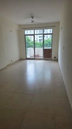 2 BHK Apartment For Rent in Vatika Lifestyle Homes
