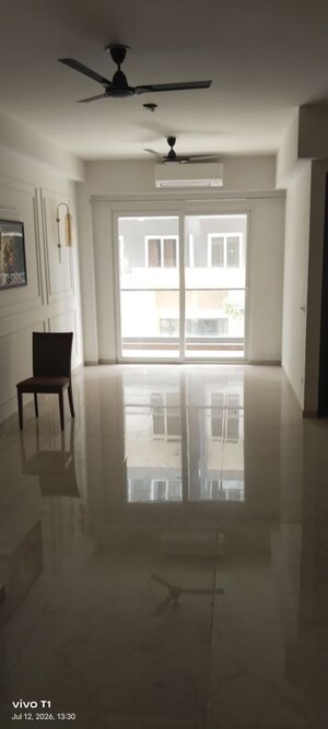 Room in 3.5 BHK Builder Floor at Smart World Orchard, Sector 61 – for Rent