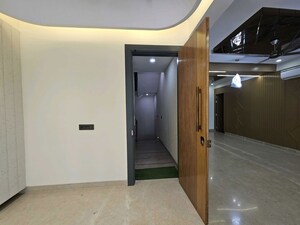 Room in 4 BHK Builder Floor at Sector 22 – for Rent