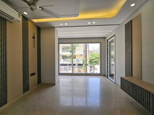 Room in 4 BHK Builder Floor at Sector 22 – for Rent