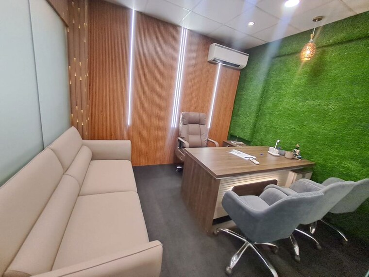 Living Room, sector 63 Commercial Office Space 1500 Sq.Ft. In Sector 63 Noida 10526257