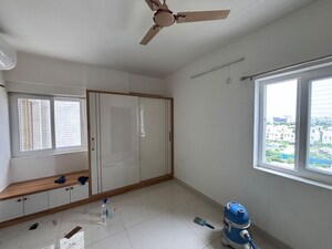 Room in 3 BHK Apartment at Praneeth Pranav Solitaire, Bachupally – for Rent