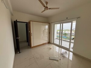 Room in 3 BHK Apartment at Praneeth Pranav Solitaire, Bachupally – for Rent