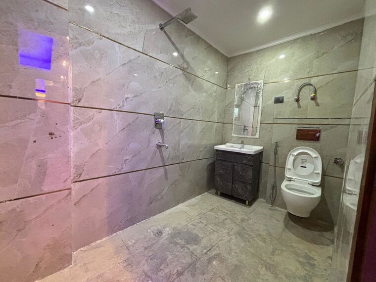 Bathroom, saket 2 Bedroom 980 Sq.Ft. Builder Floor In Saket Delhi 10526876