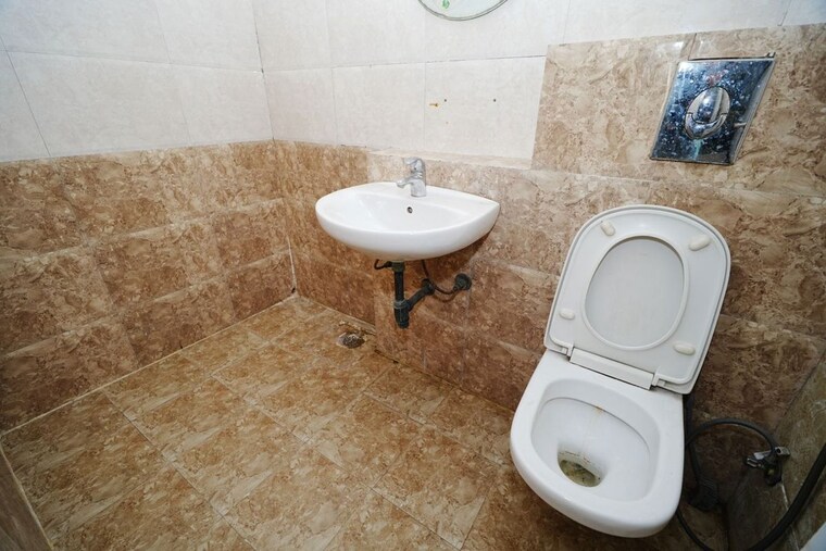 Bathroom, sam-palm-olympia 3 Bedroom 1335 Sq.Ft. Apartment In Sector 16c Greater Noida Greater Noida 10526864