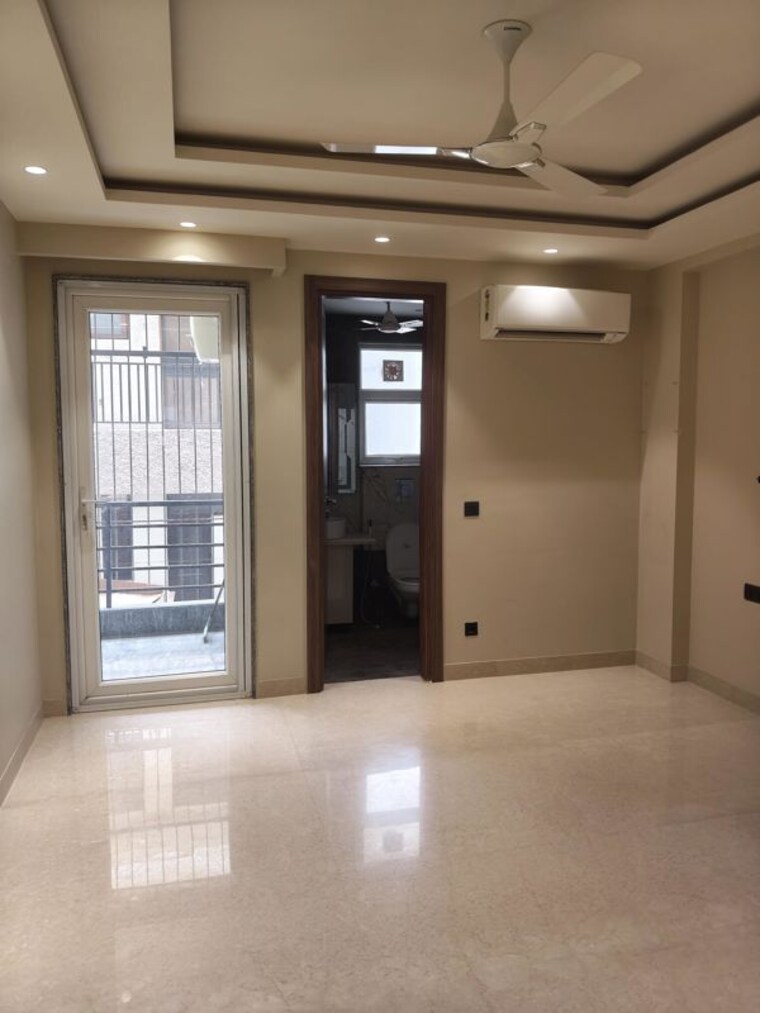 Room, sector 23 3 Bedroom 1500 Sq.Ft. Builder Floor In Sector 23 Gurgaon 10526896