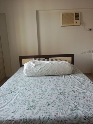 Bedroom in 2 BHK Apartment at Acme Complex 2A, Goregaon West – for Rent