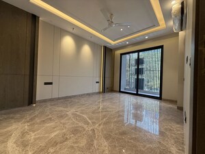 3 BHK Builder Floor For Rent in Sector 21
