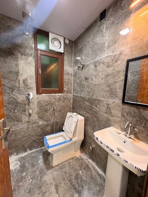 Bathroom in 2 BHK Apartment at Palm Residency Chhatarpur, Chattarpur – for Rent