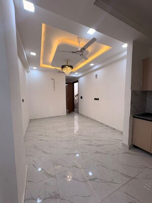 Room in 2 BHK Apartment at Palm Residency Chhatarpur, Chattarpur – for Rent