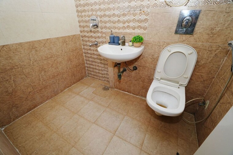 Bathroom, sam-palm-olympia 3 Bedroom 1335 Sq.Ft. Apartment In Sector 16c Greater Noida Greater Noida 10526919