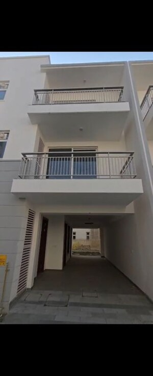 4 BHK Villa For Sale in Godrej Golf Link Villas, Sector 27 Yamuna Expressway