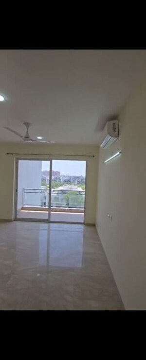 Room in 4 BHK Villa at Godrej Golf Link Villas, Sector 27 Yamuna Expressway – for Sale