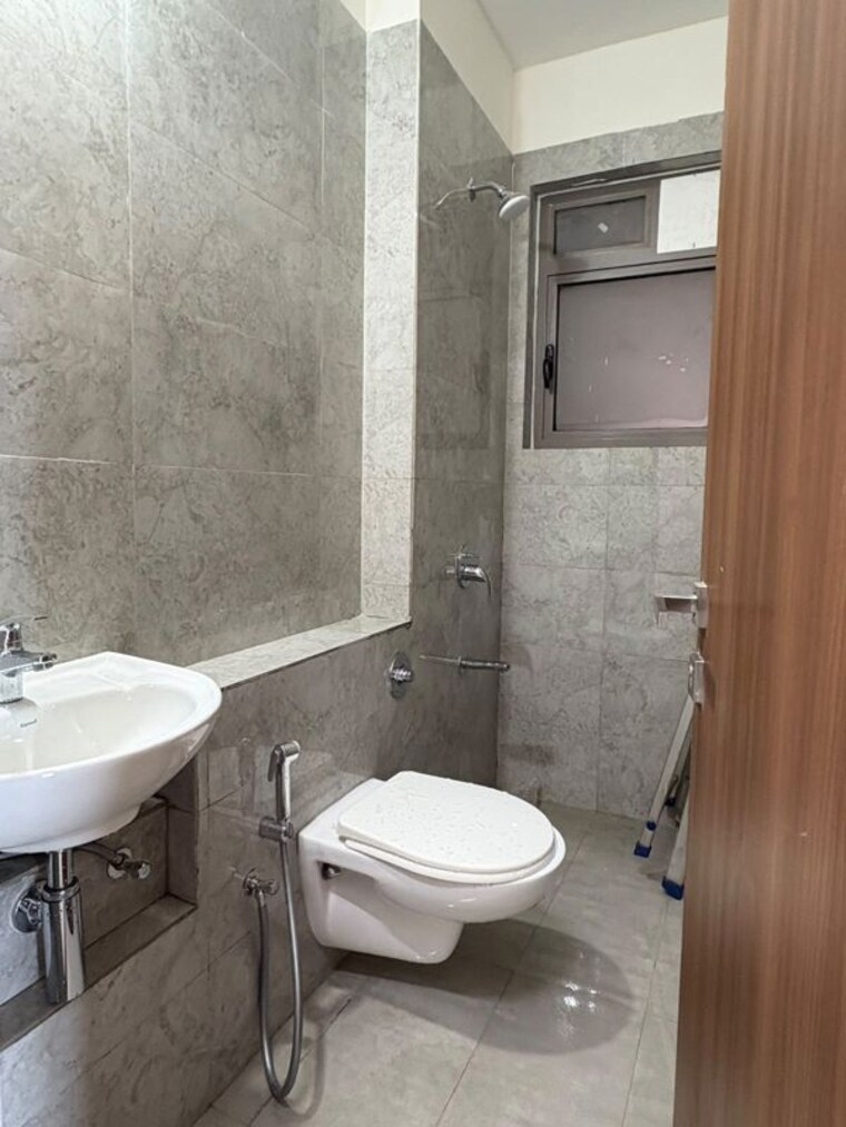 Bathroom, dgs-sheetal-tapovan 2 Bedroom 590 Sq.Ft. Apartment In Malad East Mumbai 10527007