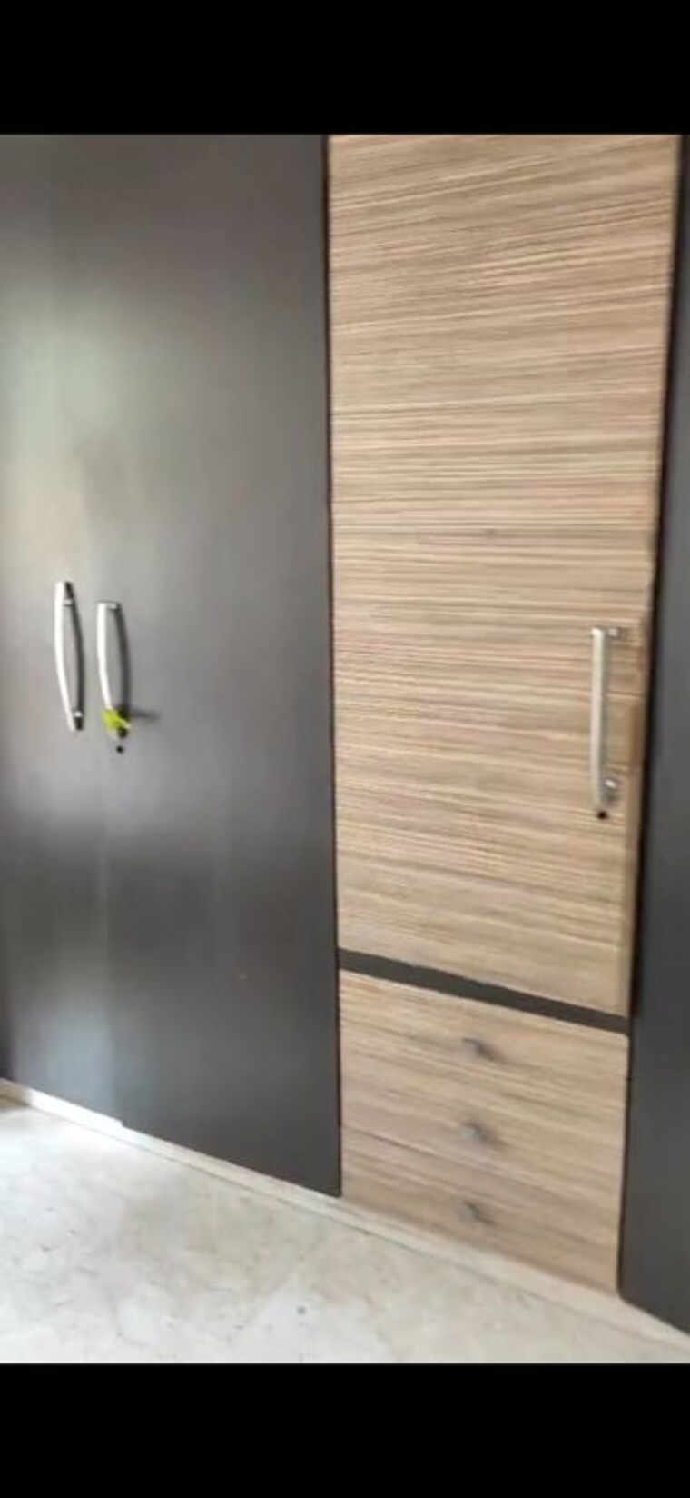 Room, dadar west 3 Bedroom 1100 Sq.Ft. Apartment In Dadar West Mumbai 10527048