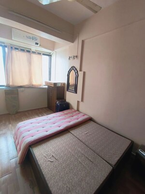 1 BHK Apartment For Rent in Usha Sadan Apartment, Colaba