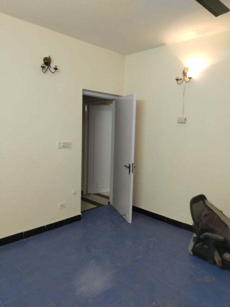 Room, sarita vihar 4 Bedroom 2250 Sq.Ft. Apartment In Sarita Vihar Delhi 10527059