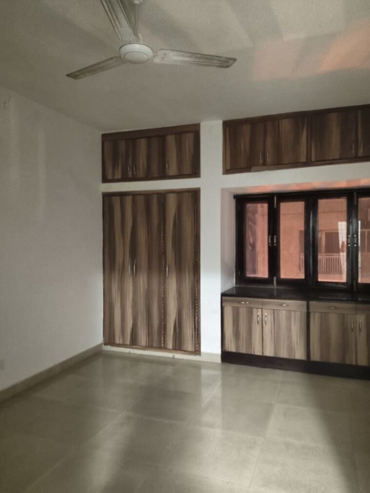 Room, sarita vihar 4 Bedroom 2250 Sq.Ft. Apartment In Sarita Vihar Delhi 10527059
