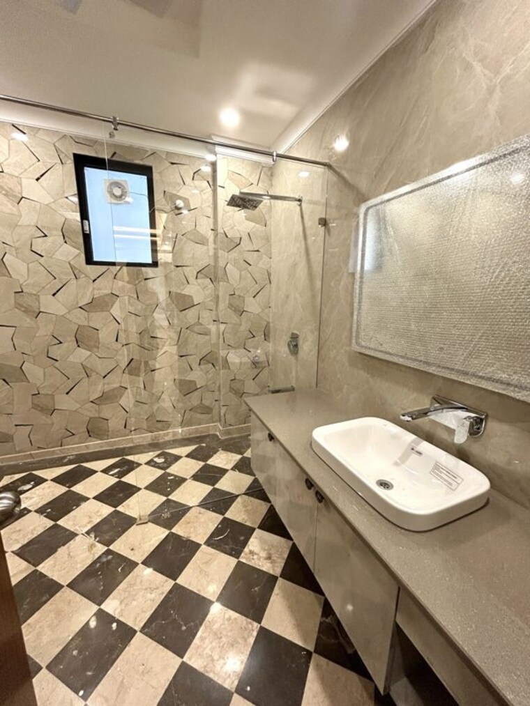 Bathroom, palam-vihar-residents-association 4 Bedroom 2300 Sq.Ft. Builder Floor In Palam Vihar Gurgaon 10527072