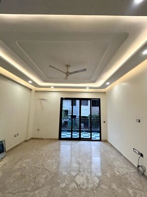 Room in 4 BHK Builder Floor at Palam Vihar Residents Association, Palam Vihar – for Rent
