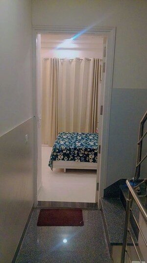 Bedroom in 1 BHK Builder Floor at Sector 40 – for Rent